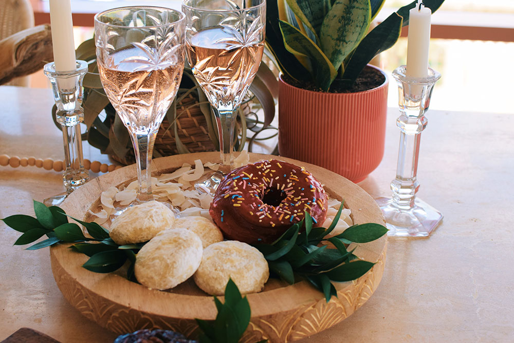 rose glasses with donuts