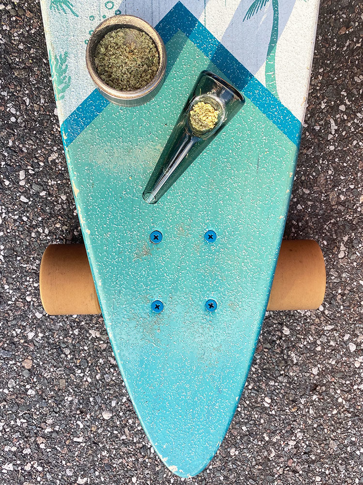 session goods pipe for friends on long board with grinder