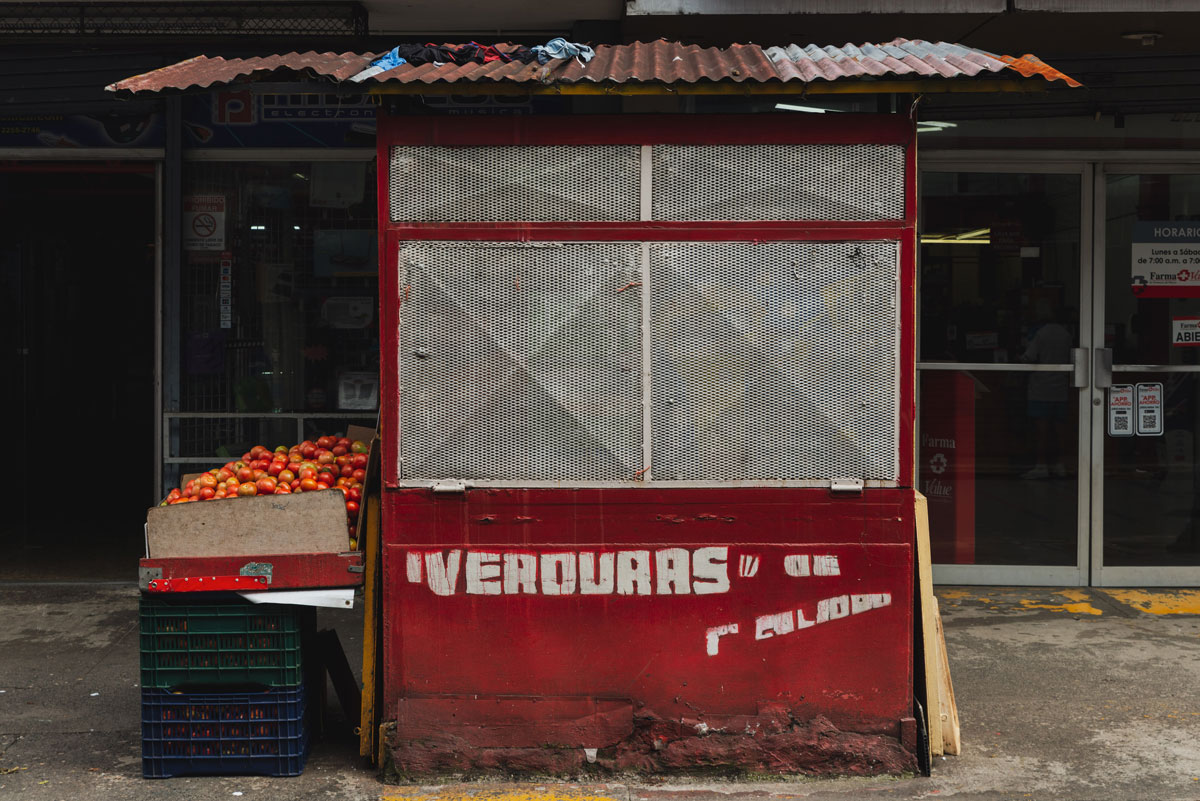 "Verduras" food stall closed up.